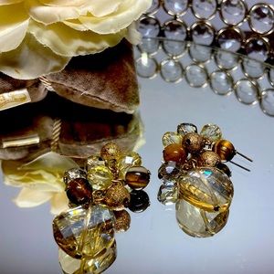 Brown gold color earrings.